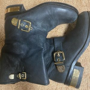 Vince Camuto leather black boots